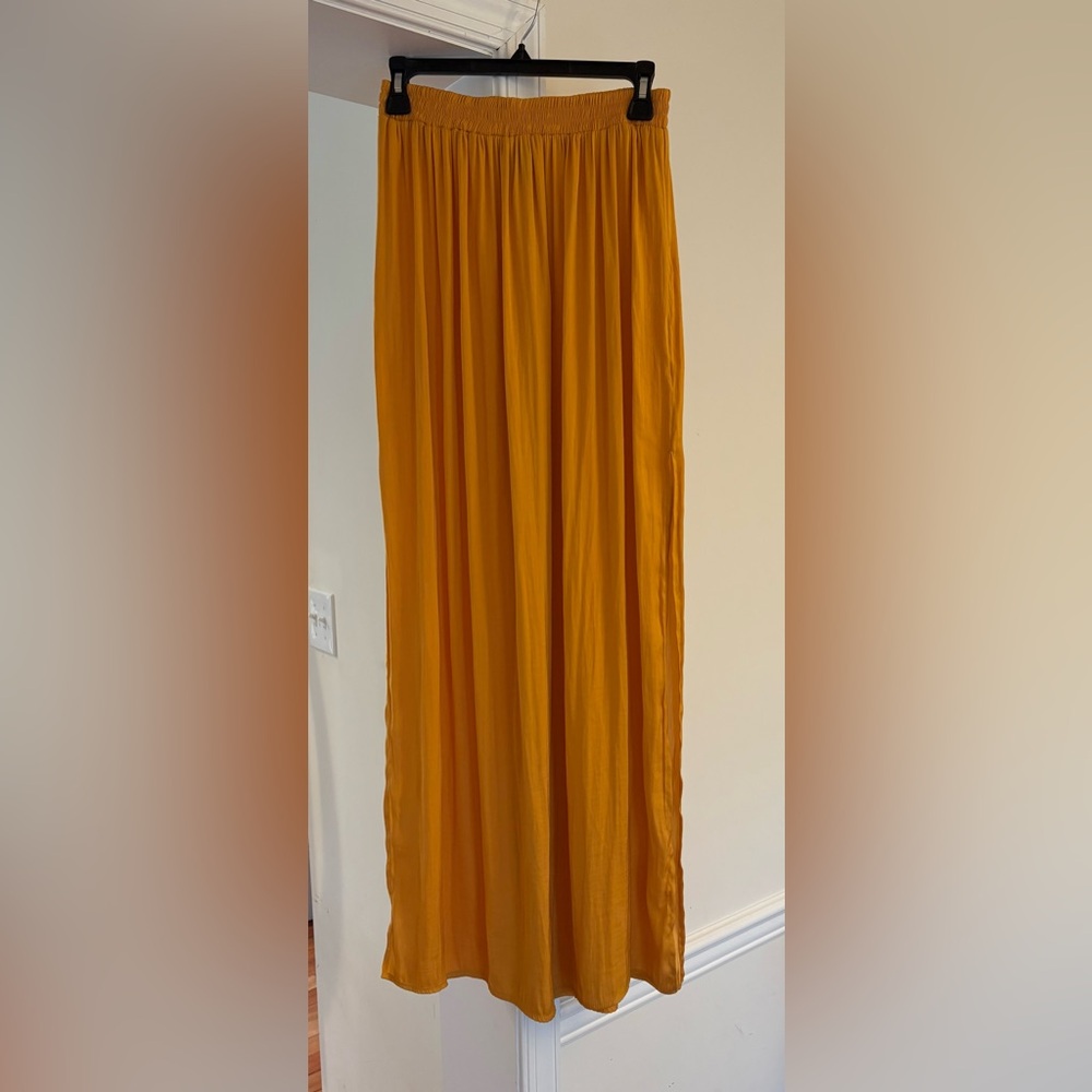 Forever 21 Gold Size M Maxi Skirt